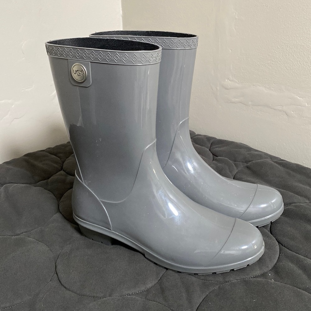 Ugg rain boots